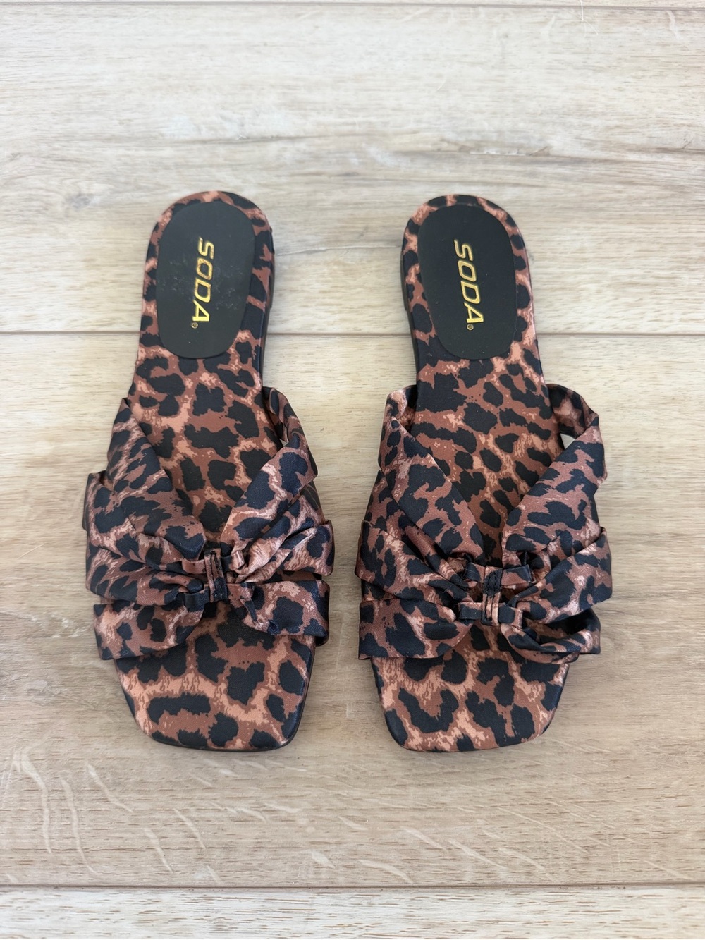 Soda - Leopard Knot Slide Sandals